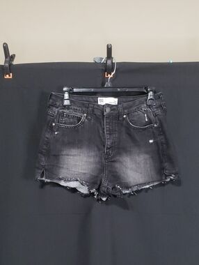 RSQ Juniors' Black Denim Vintage High-Rise Jean Shorts. Size: 5 Waist: 27